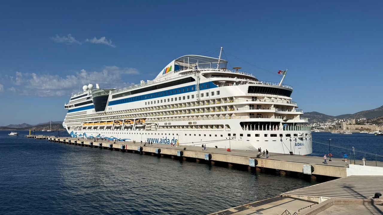 Bodrum’a deniz yoluyla 2 bin 243 turist geldi