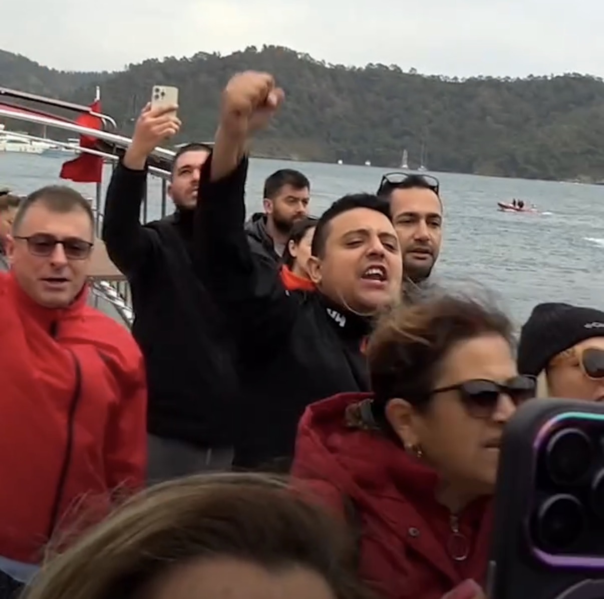 Göcek’te Tepki Büyüyor: Osmanağa Koyu’nda Çalışmalara Jandarma Engeli