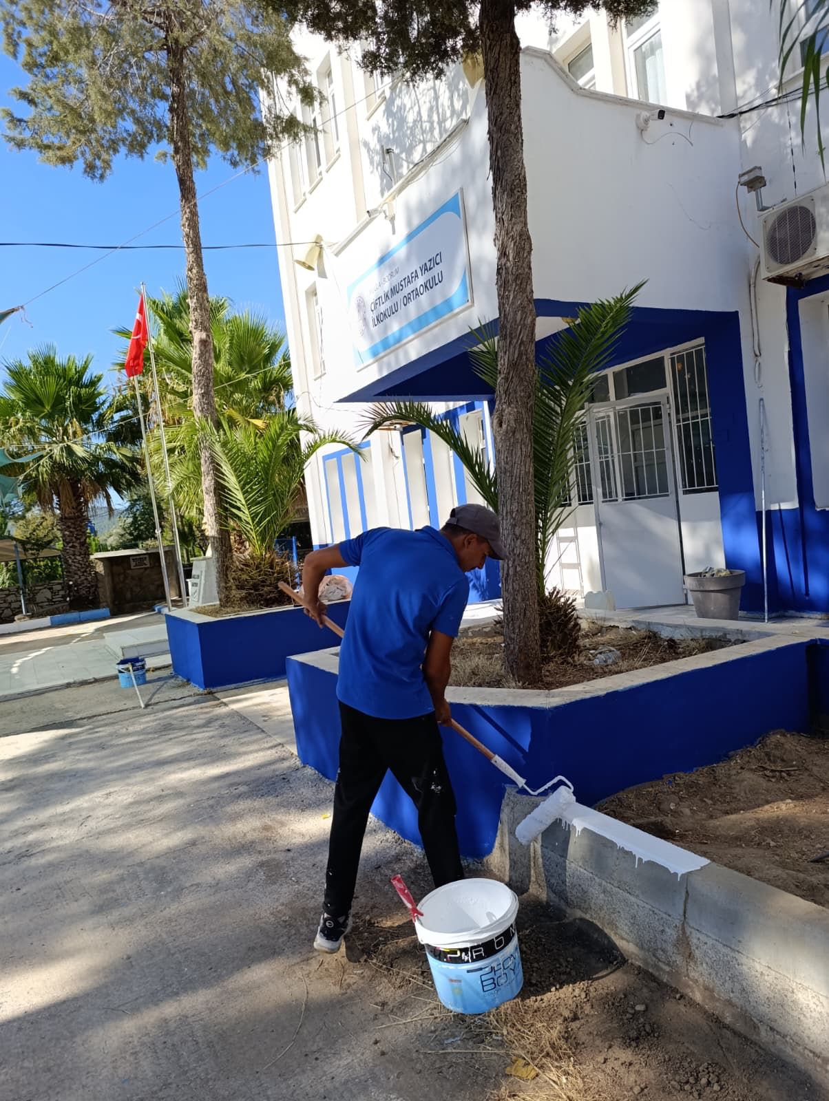 Bodrum’un Cadde ve Sokakları Mavi Beyaza Boyanıyor