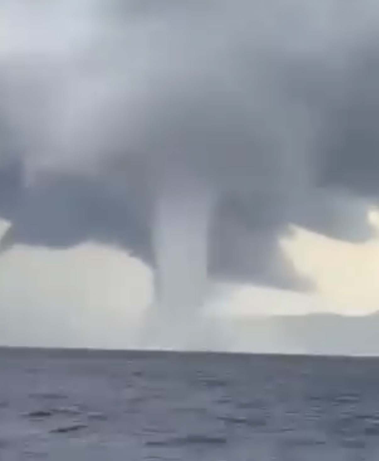 Bodrum ile Kos Arasında Denizde Hortum Çıktı!