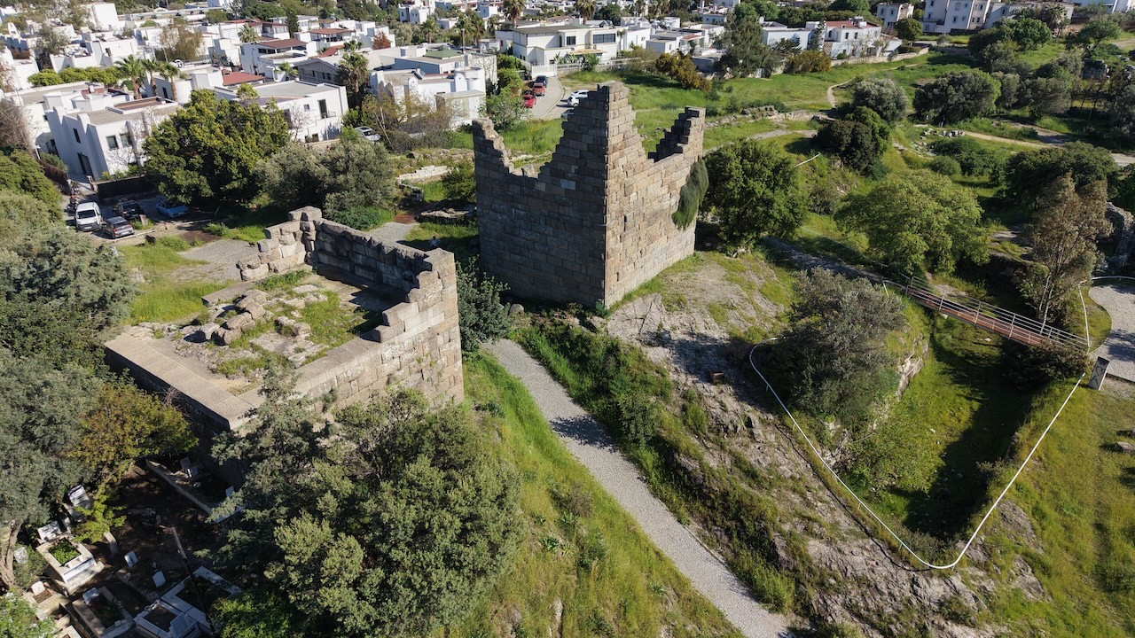 Halikarnassos Surları ve Myndos Kapısı’nda Temizlik Çalışmaları Tamamlandı