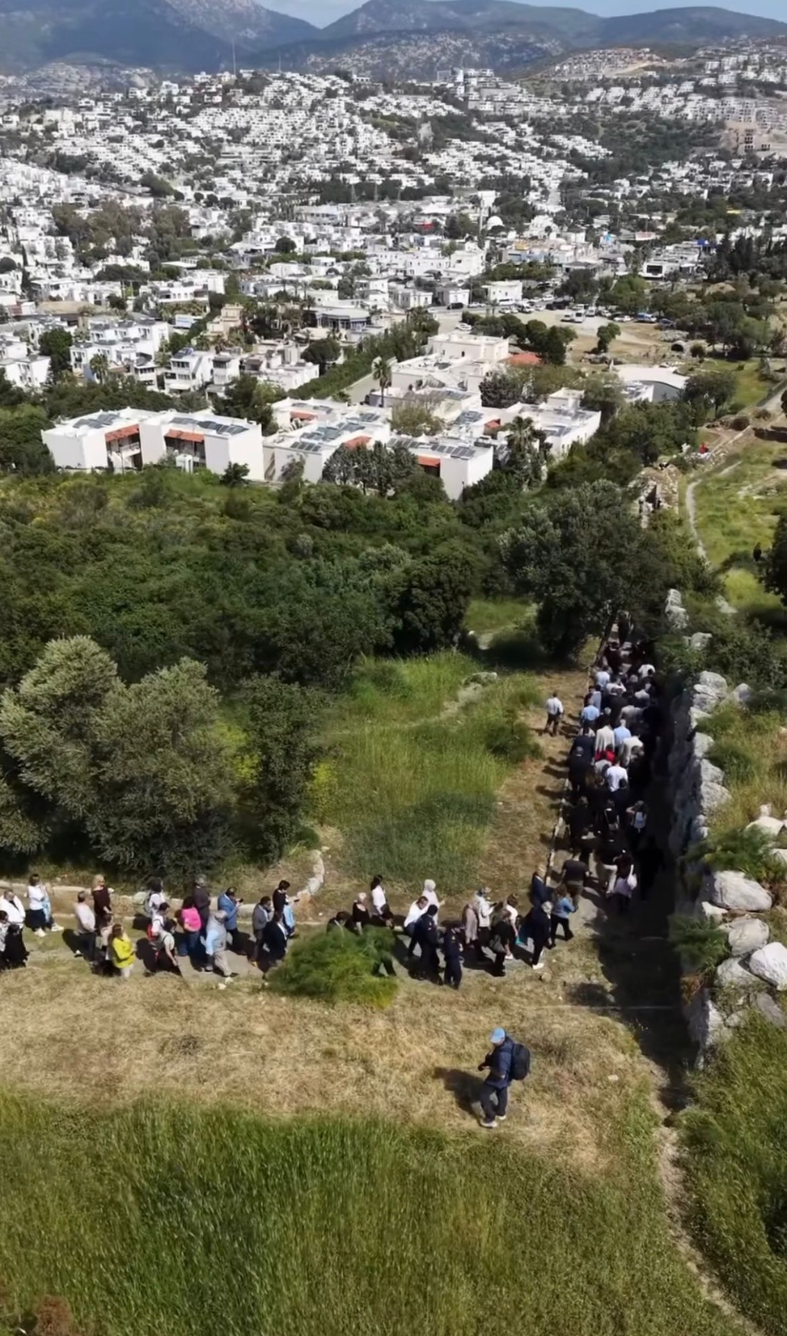 Akademia Vakfı’nın gün yüzüne çıkardığı Halikarnassos Surları’nda Turizm Haftası kutlandı 