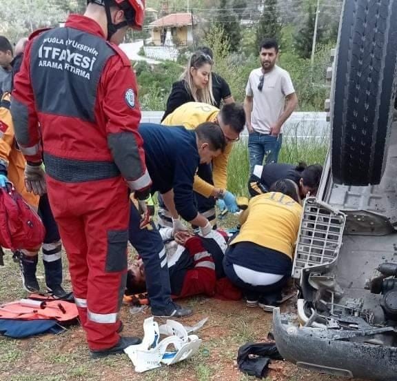 Milas'ta trafik kazası: 1'i ağır 2 yaralı