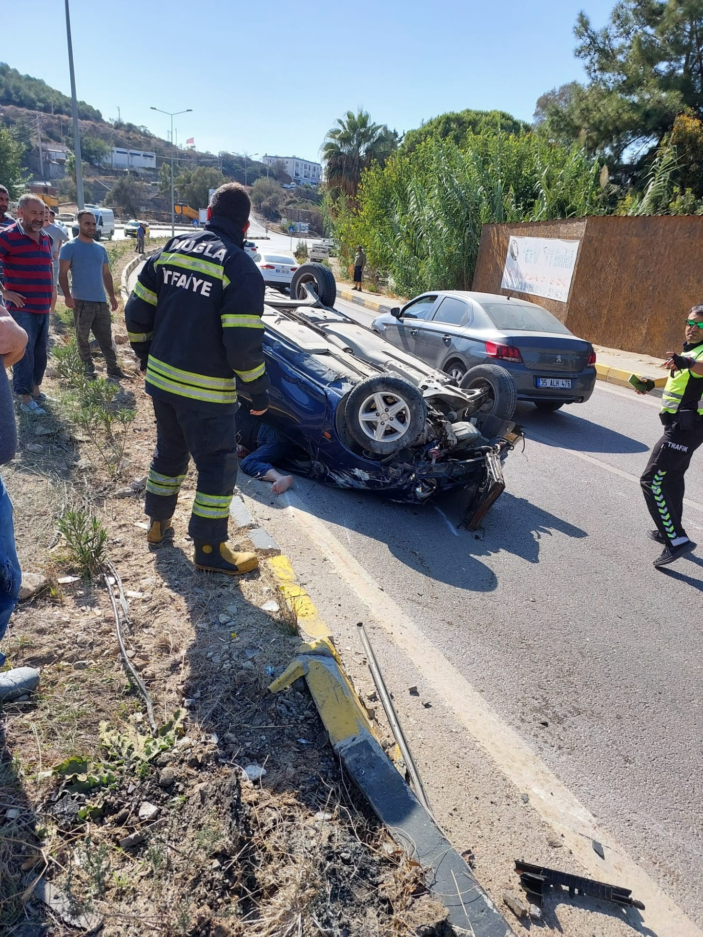 Otomobil sürücüsü ağır şekilde yaralandı