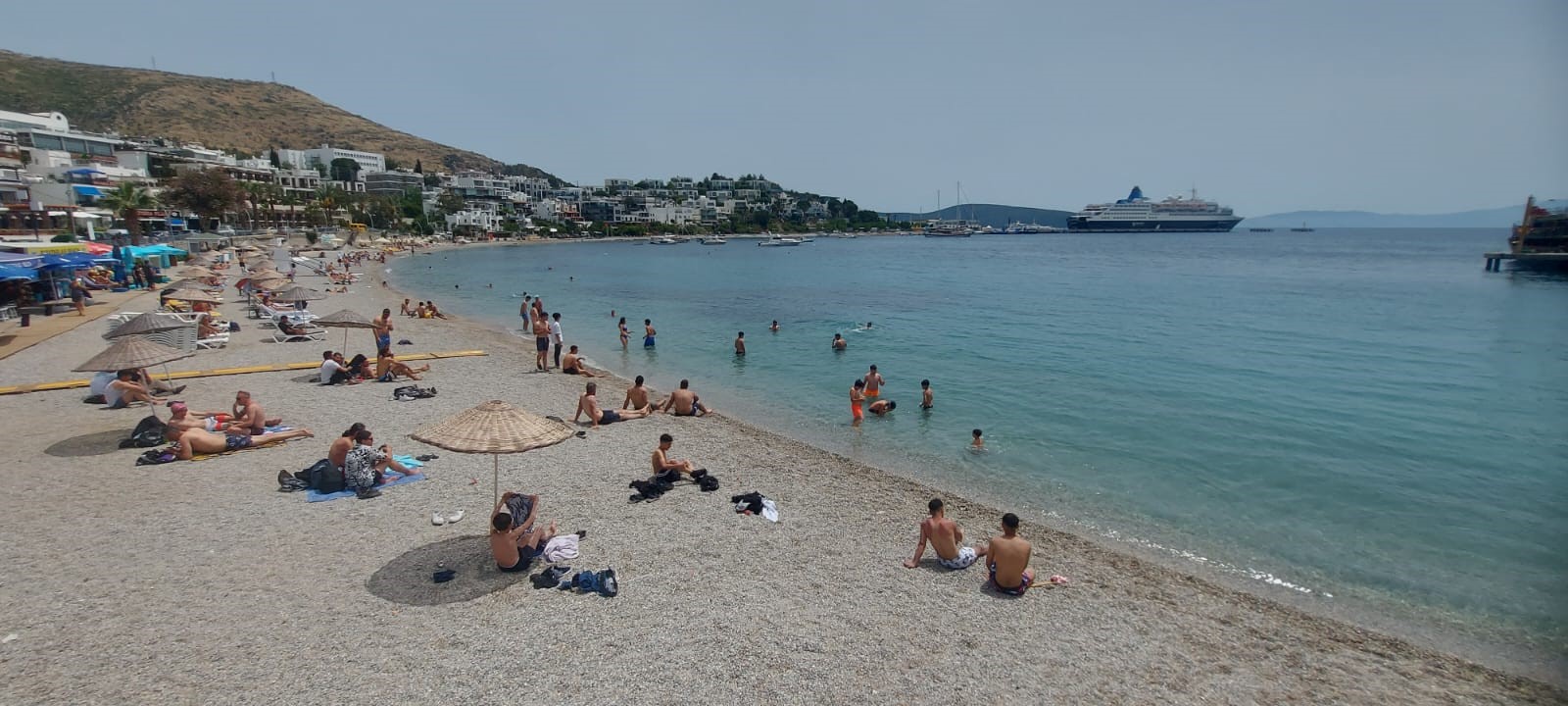 Bodrum'da oyunu kullanan denize akın etti