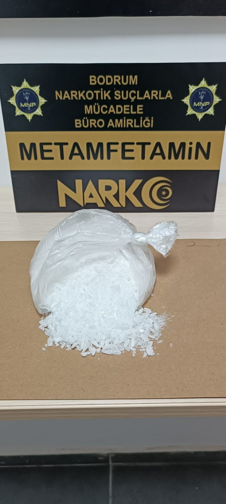 300 gram uyuşturucu ile yakalandı