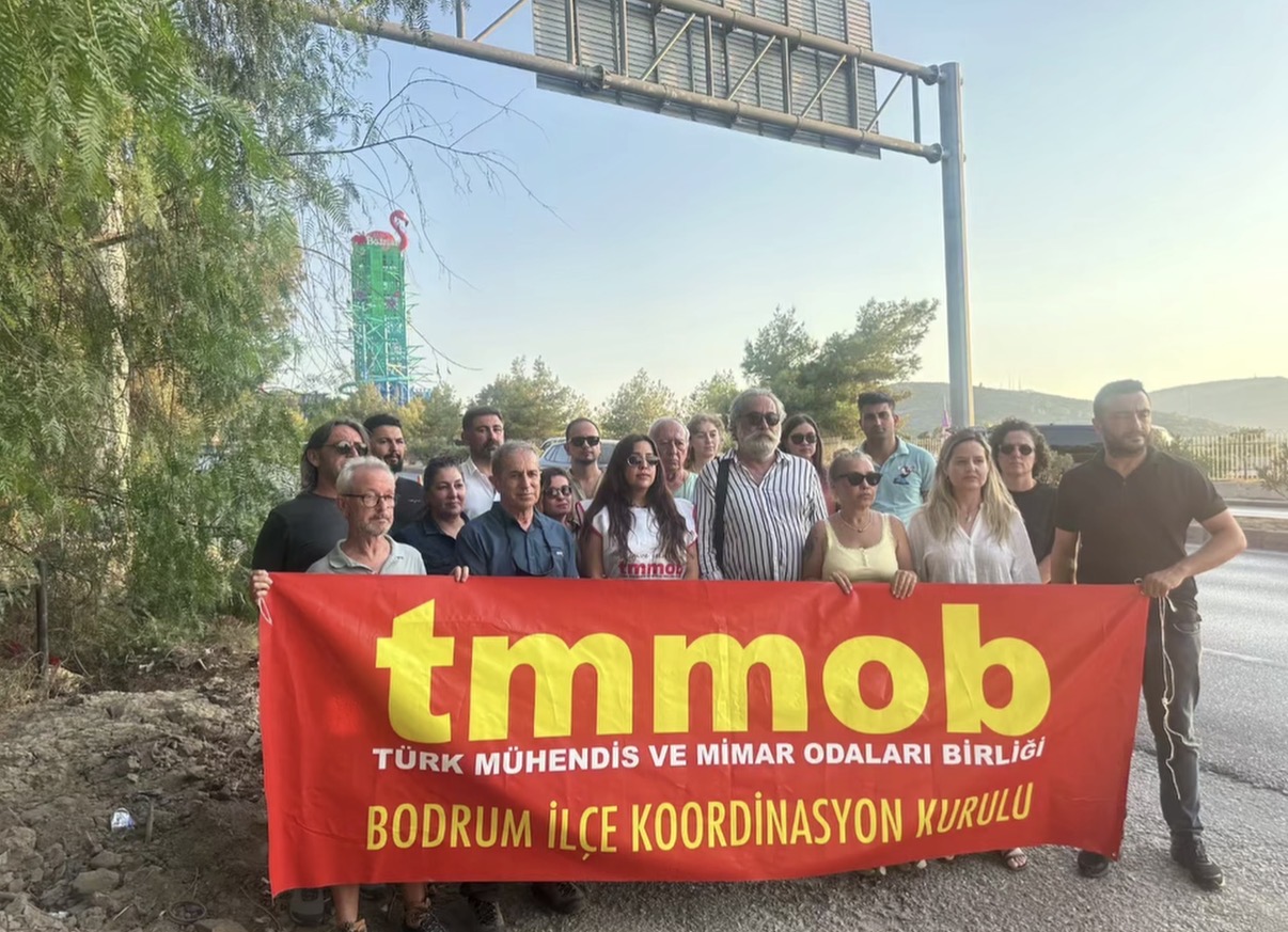 TMMOB ve Kent Konseyi’nden “Dev Flamingo”nun önünde Usuluk Tabiat Parkı Açıklaması