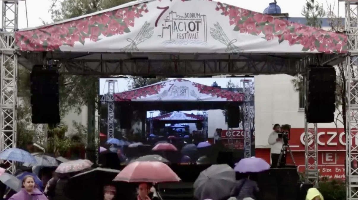 Acı Ot Festivali Yağmura Rağmen Coşkuyla Başladı
