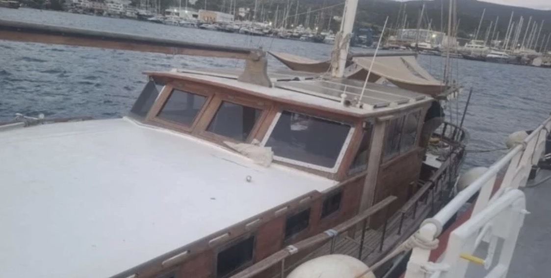 Bodrum'da su alan teknedeki 3 kişi kurtarıldı